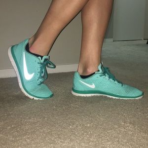 *LAST CHANCE* Women’s Nike Free 3.0 Tiffany Blue